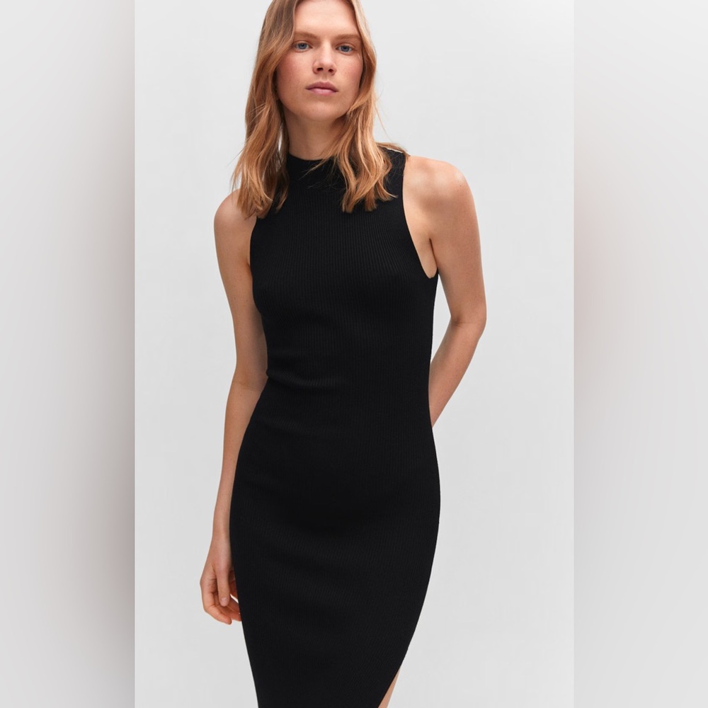 Ribbed knit dress with opening NWOT